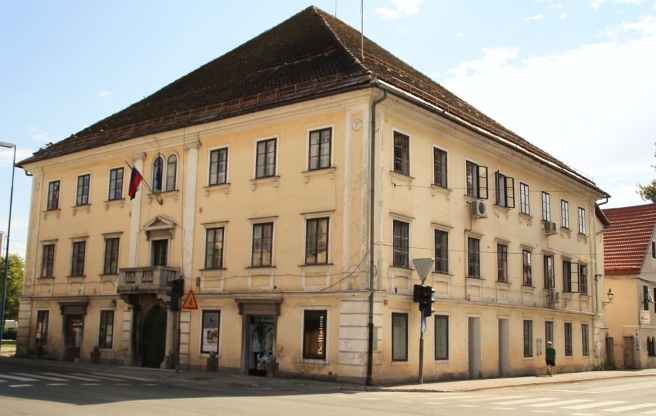 Slika, ki vsebuje besede stavba, nebo, zunanje, cestaOpis je samodejno ustvarjen
